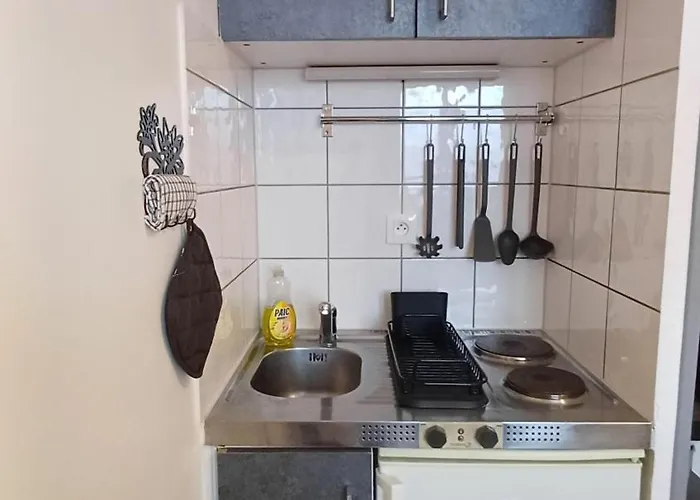 Proche Centre + Parking *